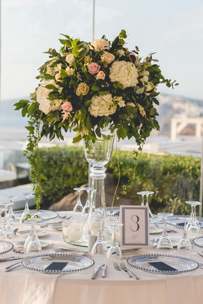 Romantic centerpiece with roses