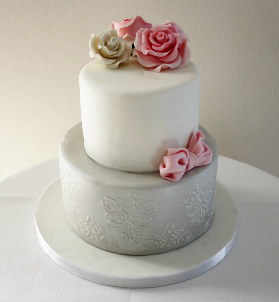 romantic wedding cake with flowers