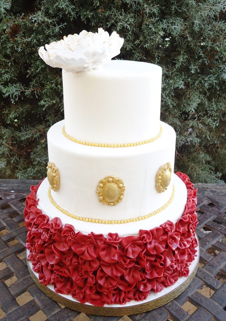 κόκκινη τούρτα γάμου