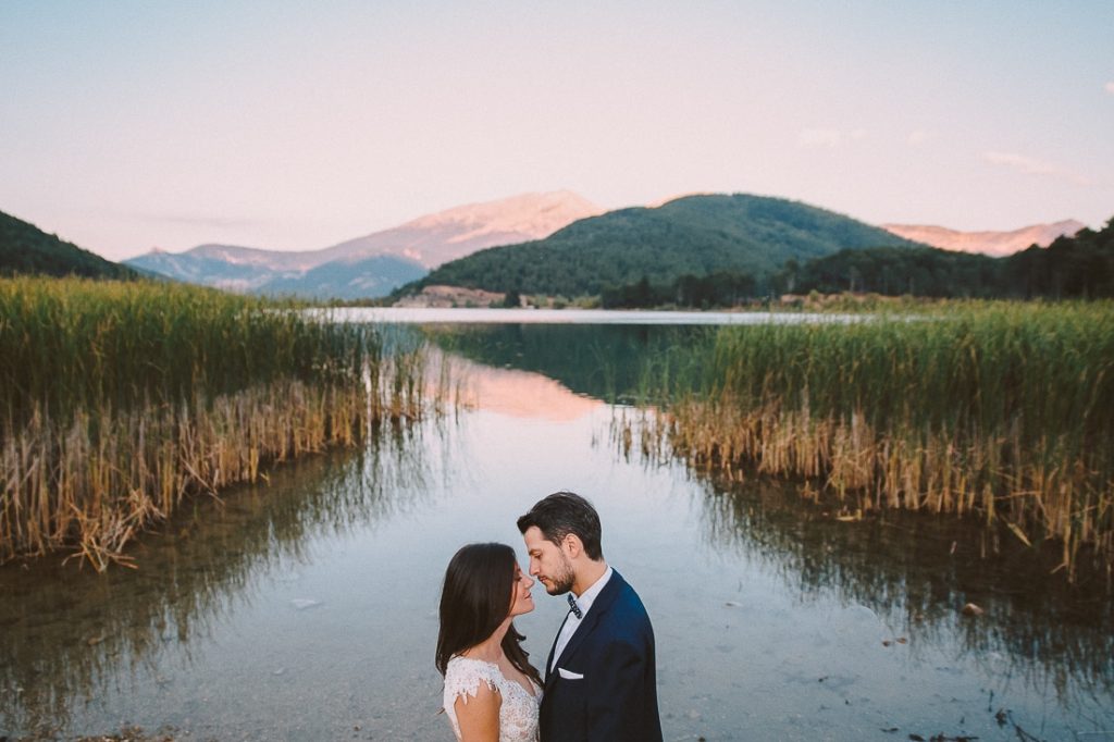 φωτογράφιση γάμου σε λίμνη