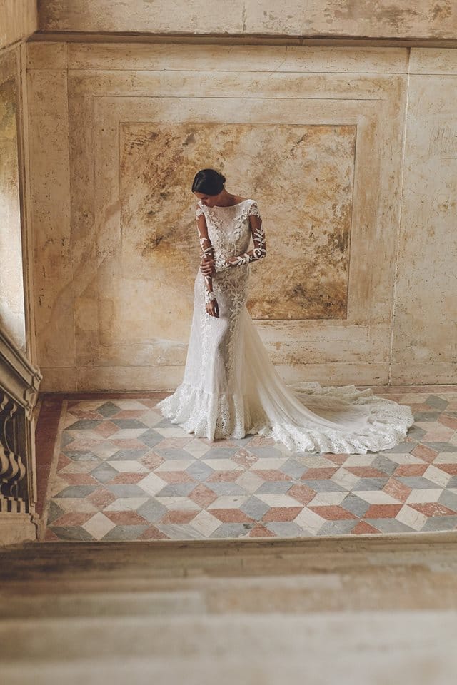 Stunning wedding dress by Mairi Mparola
