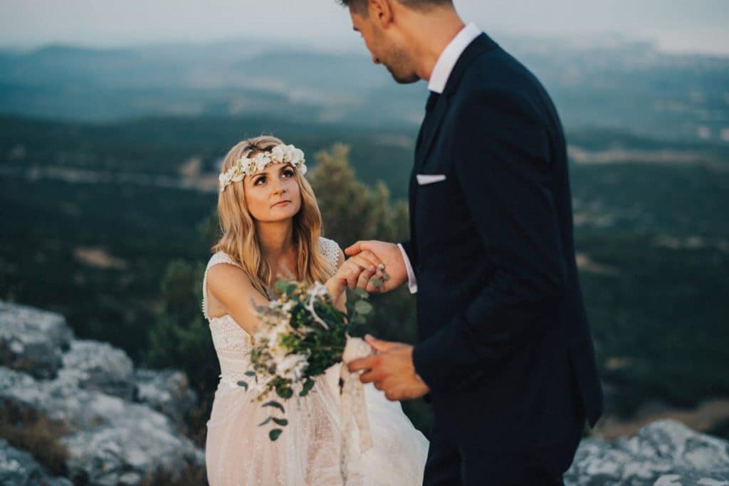 Φωτογράφιση νύφης και γαμπρού σε βουνό Artographer