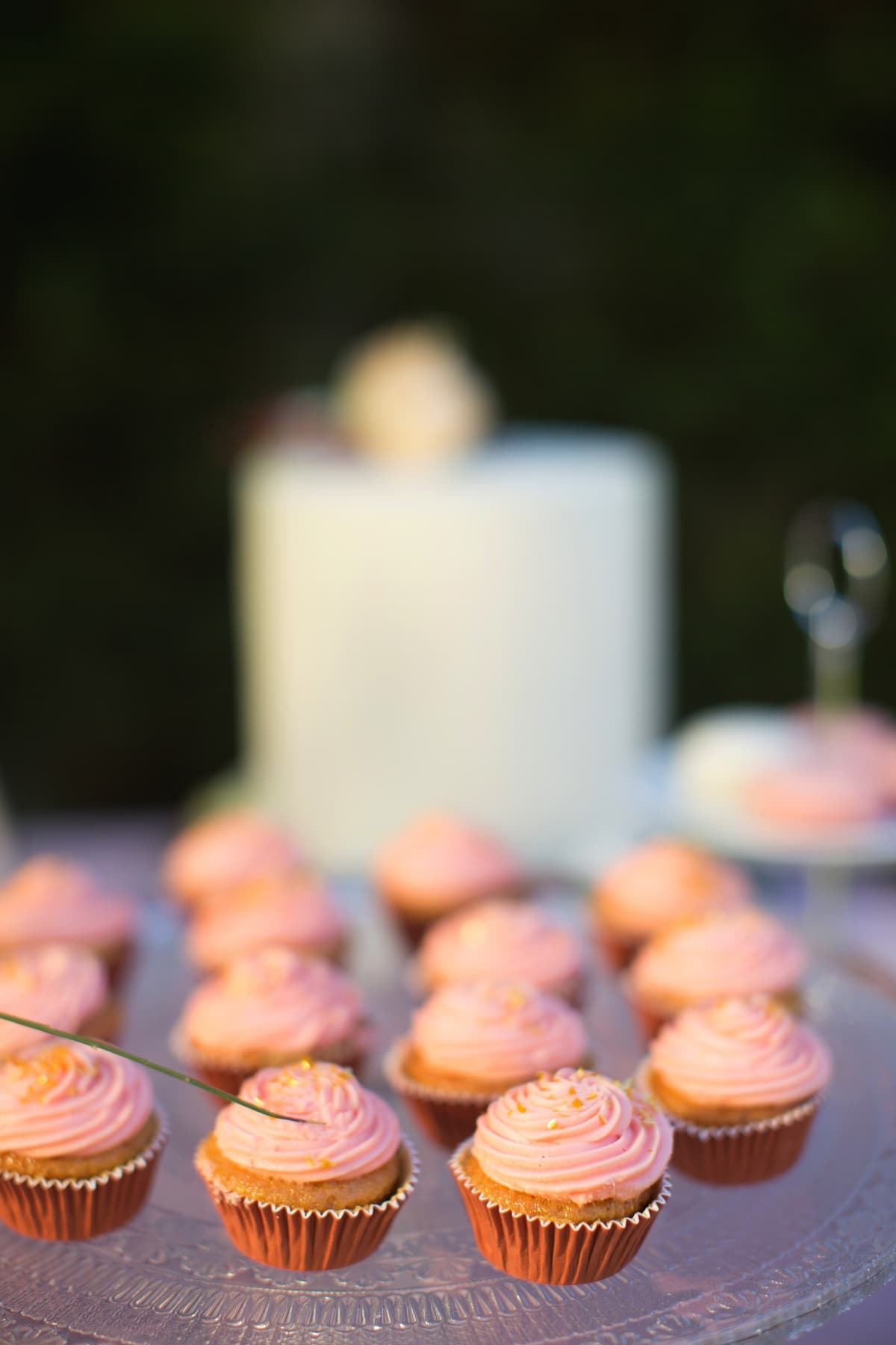 Ροζ cupcakes γάμου