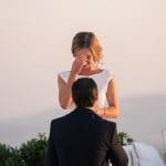 Ρομαντική πρόταση γάμου στη Σαντορίνη