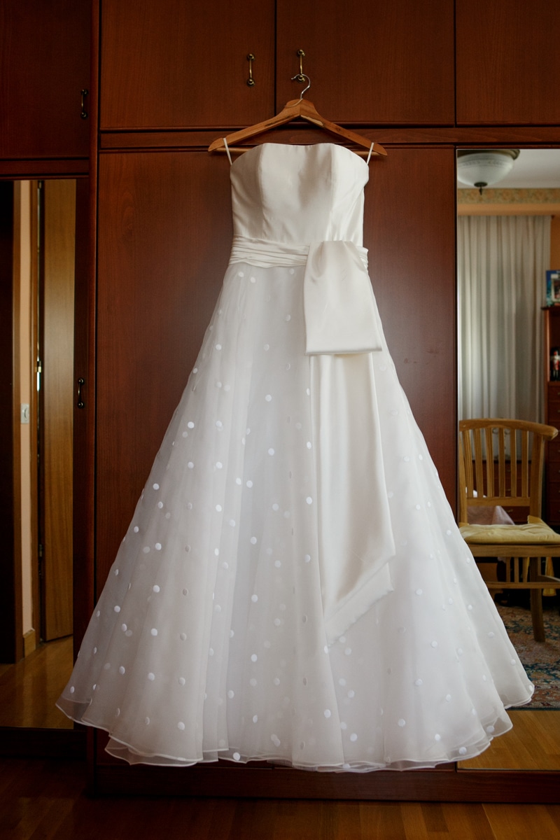 Ideas for strapless polka dot wedding dress