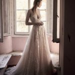 Νυφικό φόρεμα με δαντέλα Christos Costarellos 2018