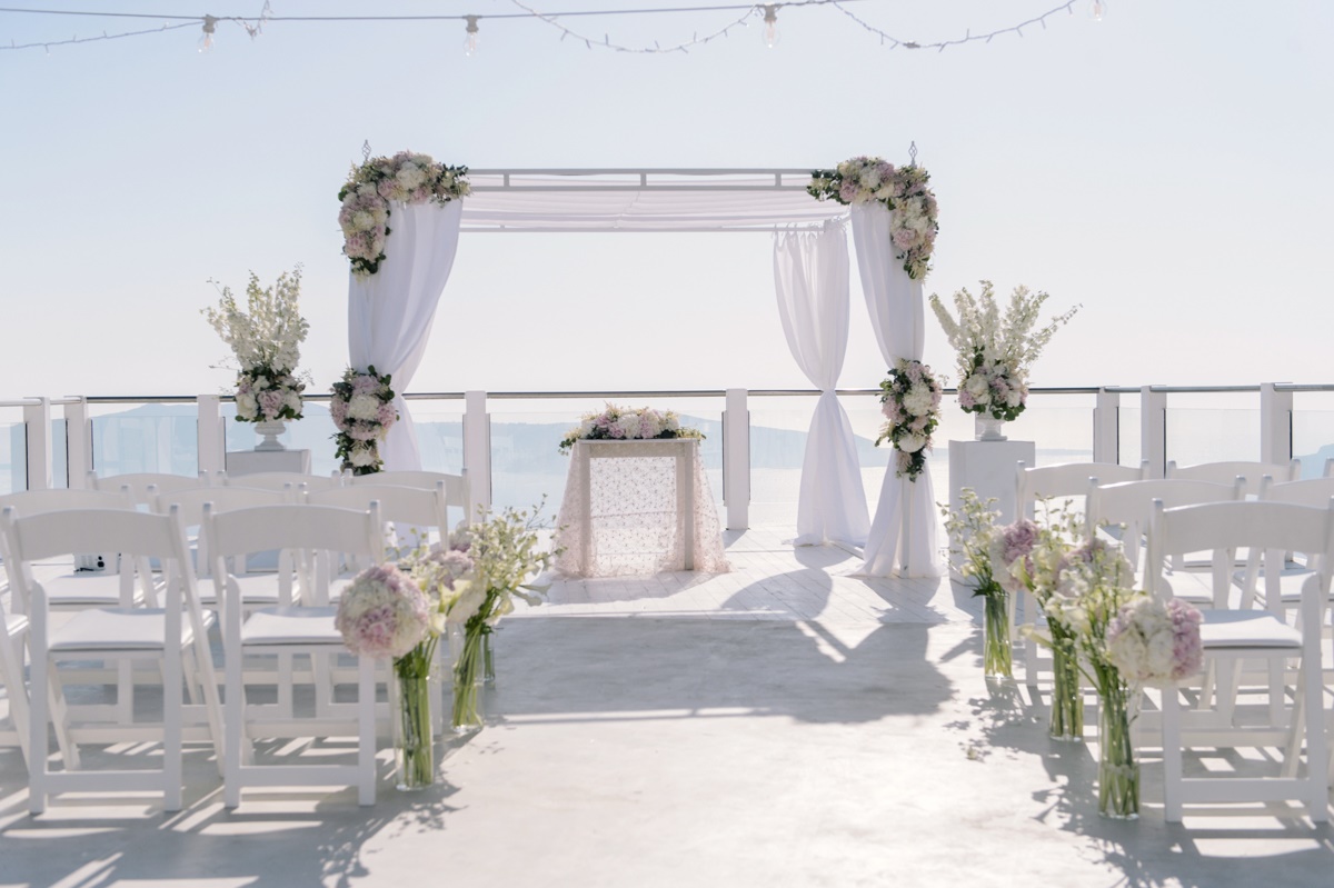 A pink romantic wedding in Santorini