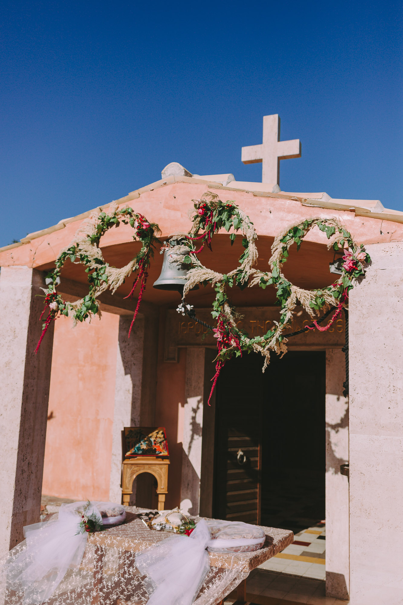 A colorful rustic wedding at Ktimas Laas