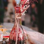 Καράφα για κρασί γάμου με ξερά λουλούδια