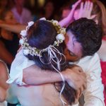 Εντυπωσιακός γάμος στην Πάρο με νυφικό Jenny Packham