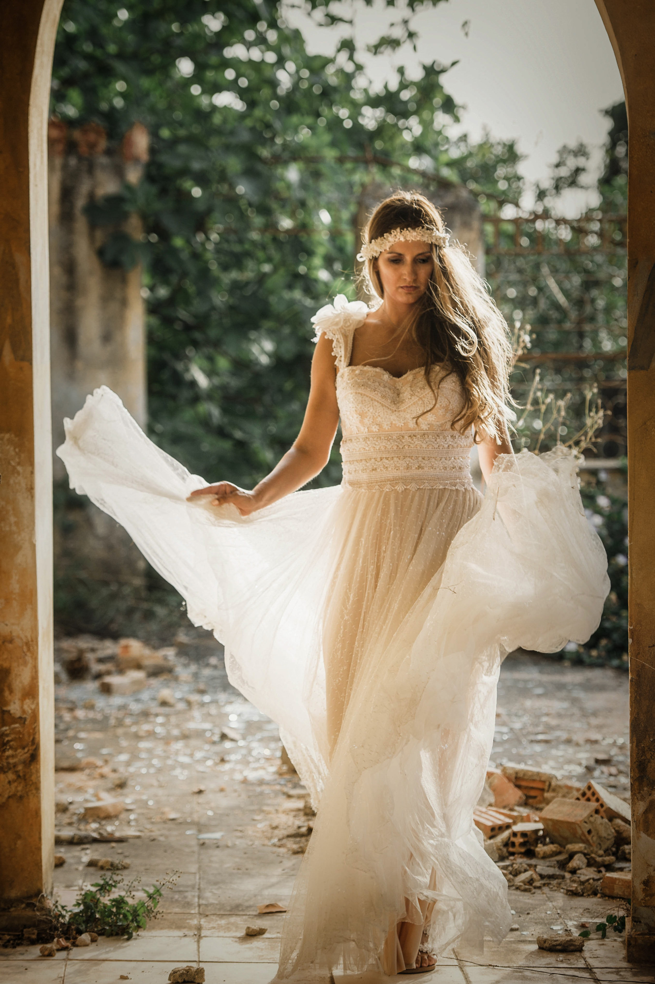 Rustic wedding with Made Bride by Antonea wedding Dress