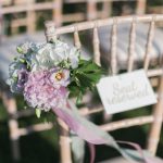 Ρομαντική διακόσμηση γάμου με ροζ και λευκά λουλούδια