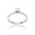 Dreamy engagement rings by Skaras Jewels