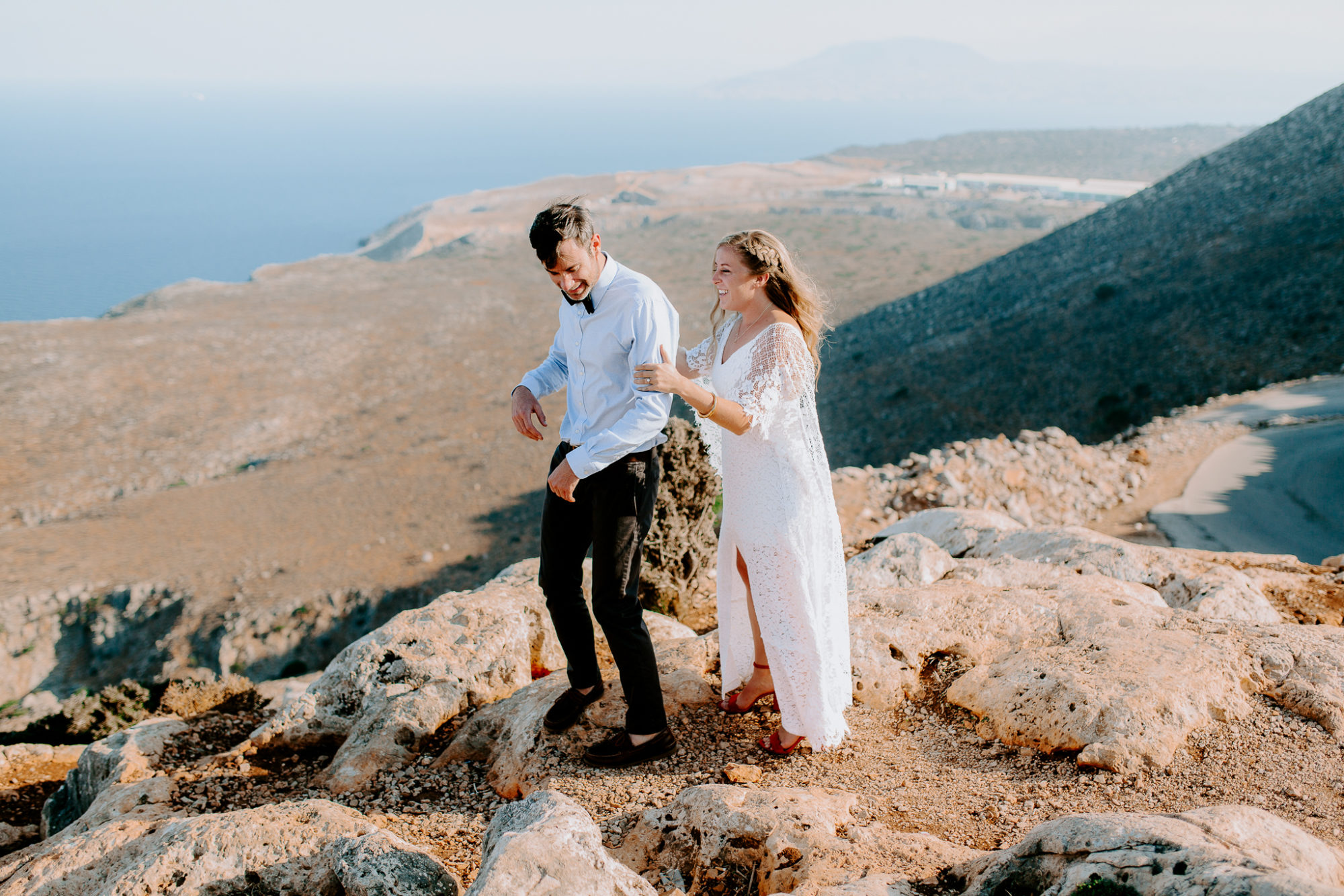A cliffside elopement in Crete